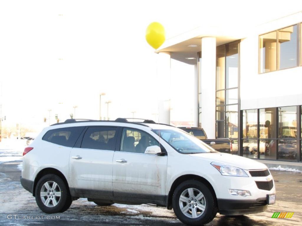2010 Traverse LT AWD - Summit White / Dark Gray/Light Gray photo #10