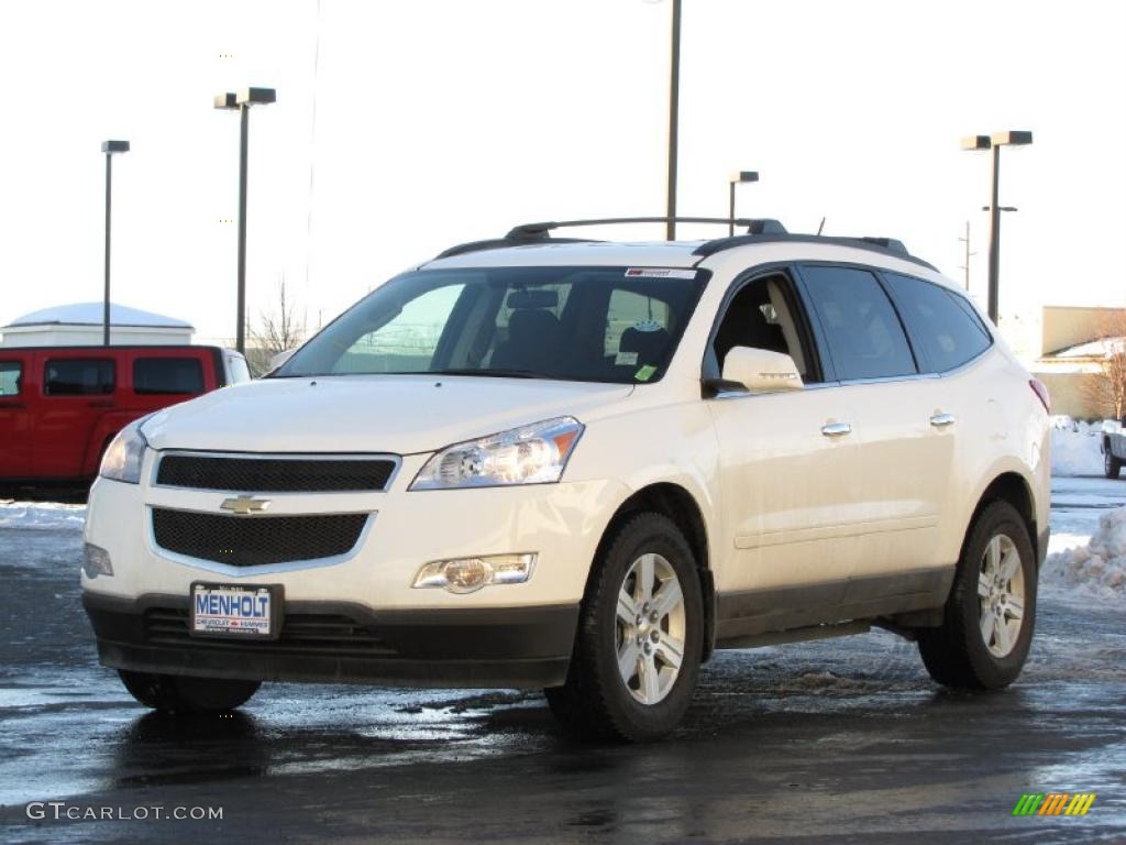 2010 Traverse LT AWD - Summit White / Dark Gray/Light Gray photo #11