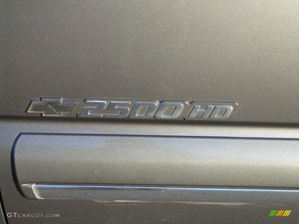 2002 Chevrolet Suburban 1500 LT 4x4 Marks and Logos Photo #41124463