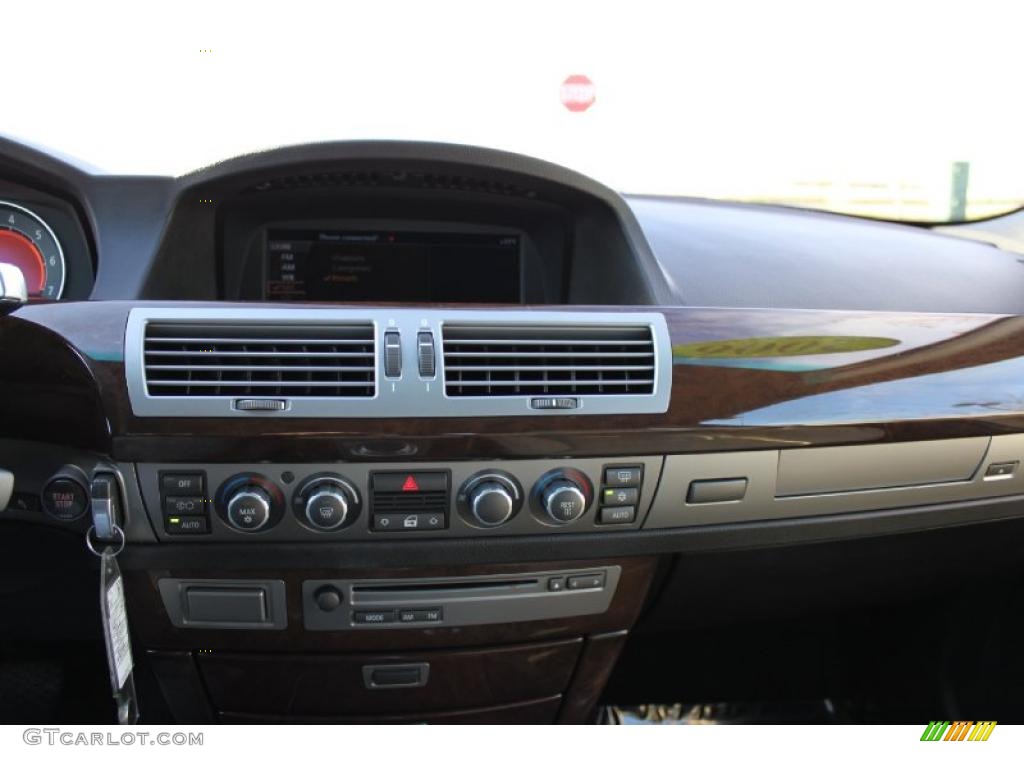 2006 7 Series 750i Sedan - Monaco Blue Metallic / Black/Cream Beige photo #33