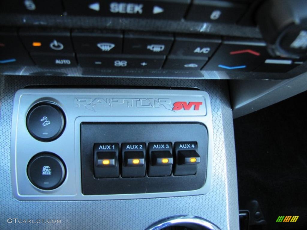 2010 Ford F150 SVT Raptor SuperCab 4x4 Controls Photo #41125115