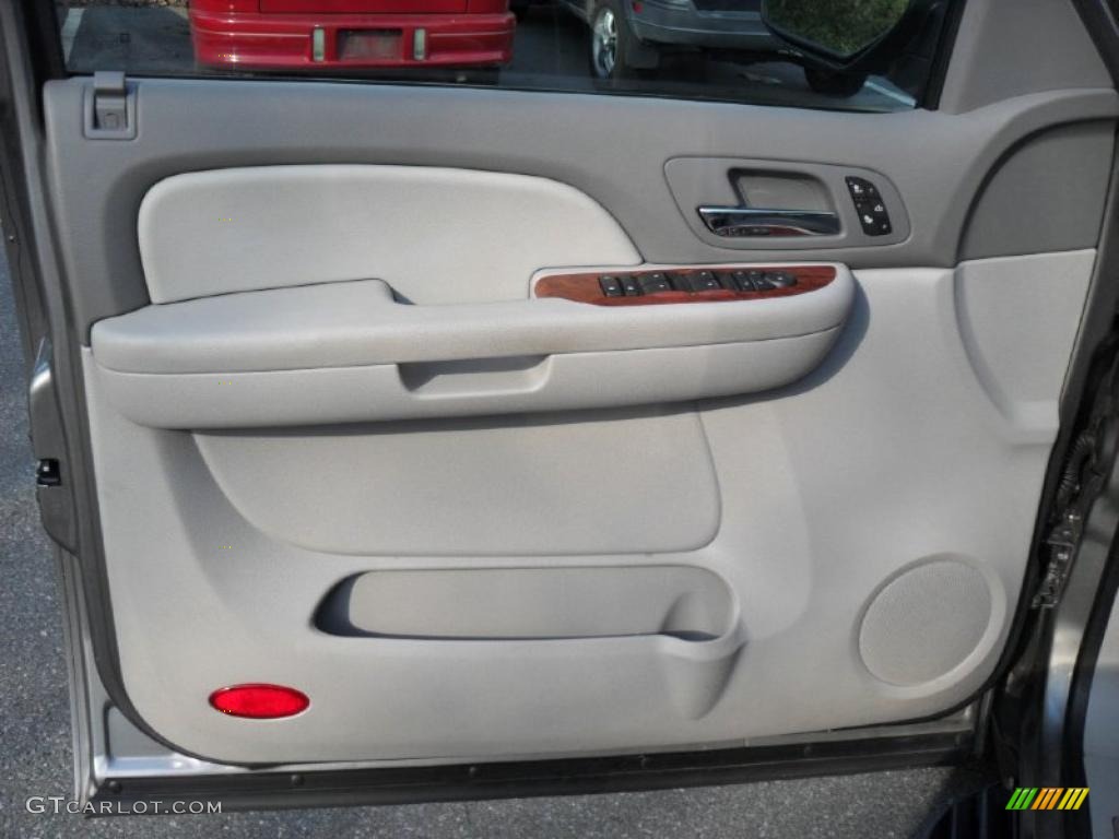 2008 Chevrolet Suburban 1500 LT Light Titanium/Dark Titanium Door Panel Photo #41126775