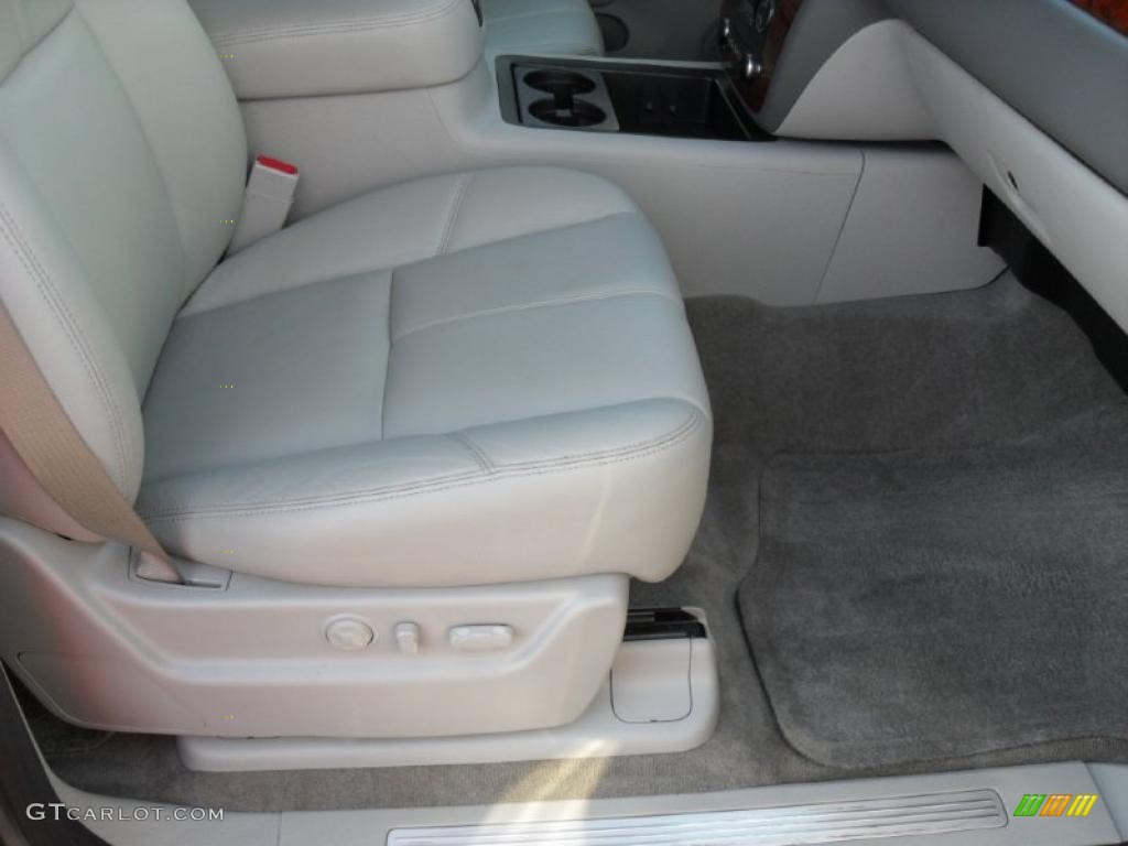 Light Titanium/Dark Titanium Interior 2008 Chevrolet Suburban 1500 LT Photo #41126947