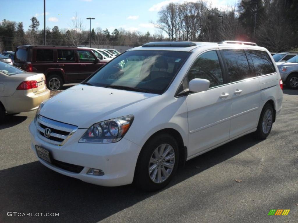 Taffeta White Honda Odyssey