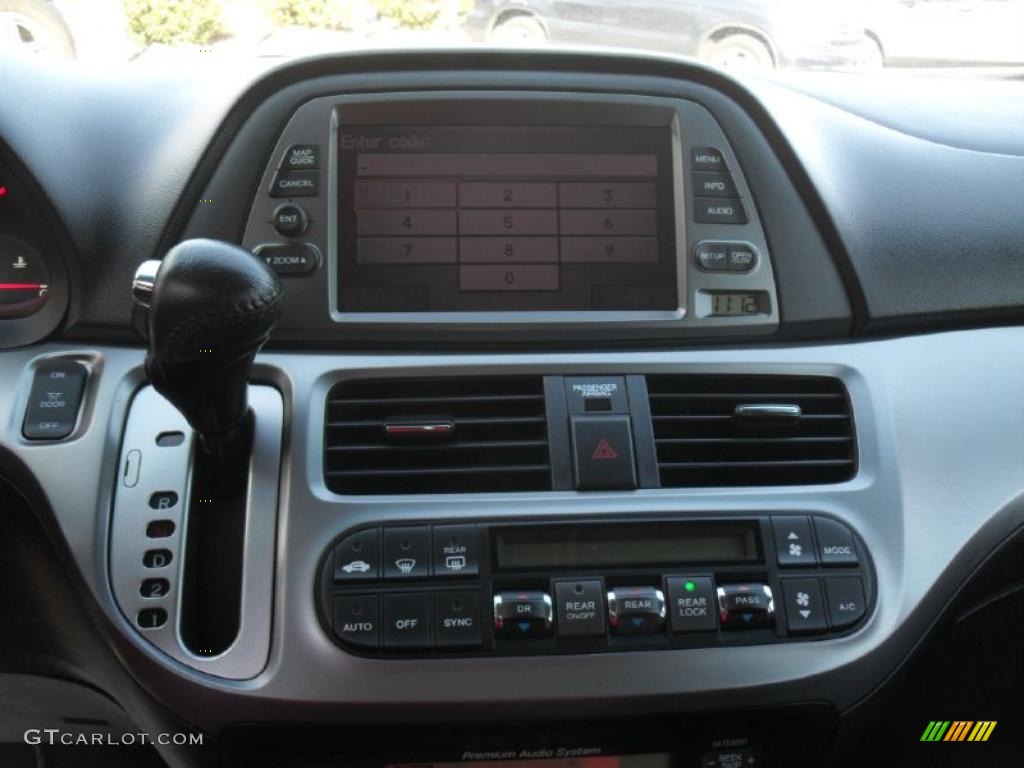2008 Honda Odyssey Touring Controls Photo #41127643