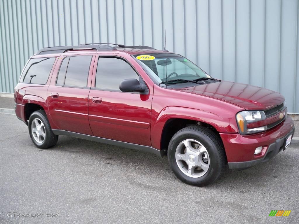 2005 TrailBlazer EXT LT - Majestic Red Metallic / Light Cashmere/Ebony photo #1