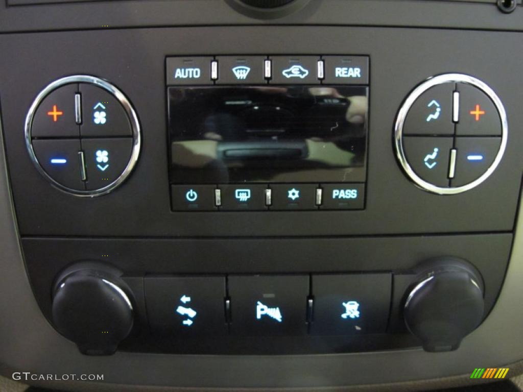 2011 GMC Yukon XL SLT Controls Photo #41129179