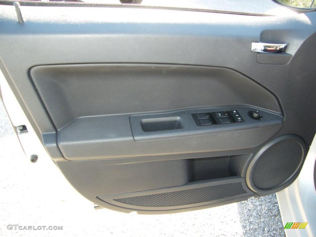 2009 Dodge Caliber R/T Dark Slate Gray/Red Door Panel Photo #41130403