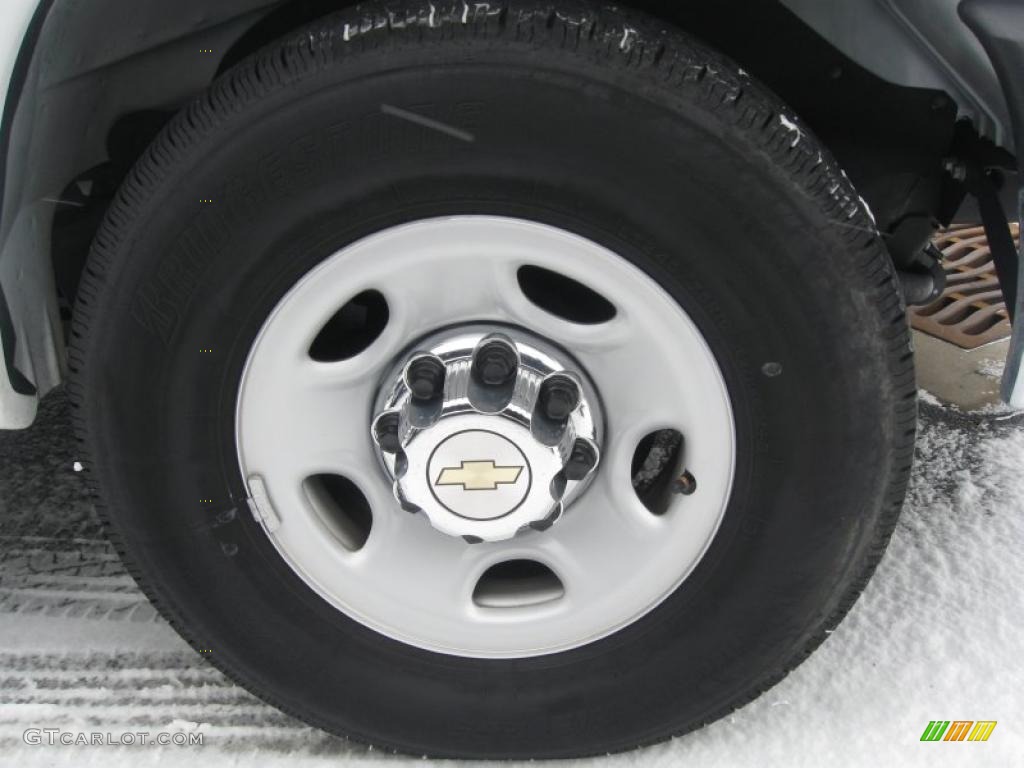 2010 Chevrolet Express LS 3500 Passenger Van Wheel Photo #41131131