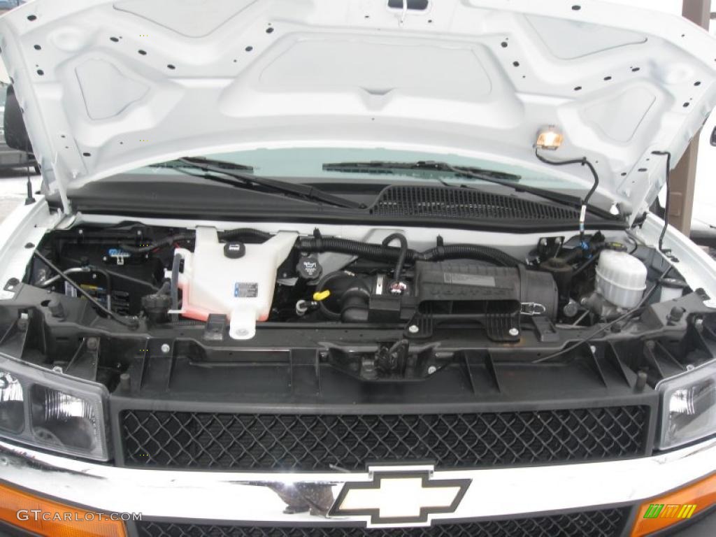 2010 Chevrolet Express LS 3500 Passenger Van Engine Photos