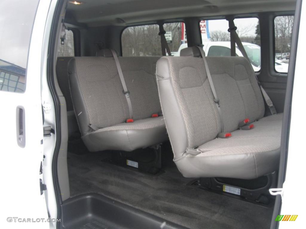 Medium Pewter Interior 2010 Chevrolet Express LS 3500 Passenger Van Photo #41131308