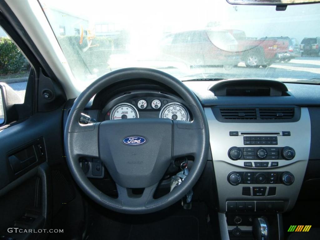 2009 Focus SE Sedan - Vista Blue Metallic / Charcoal Black photo #16