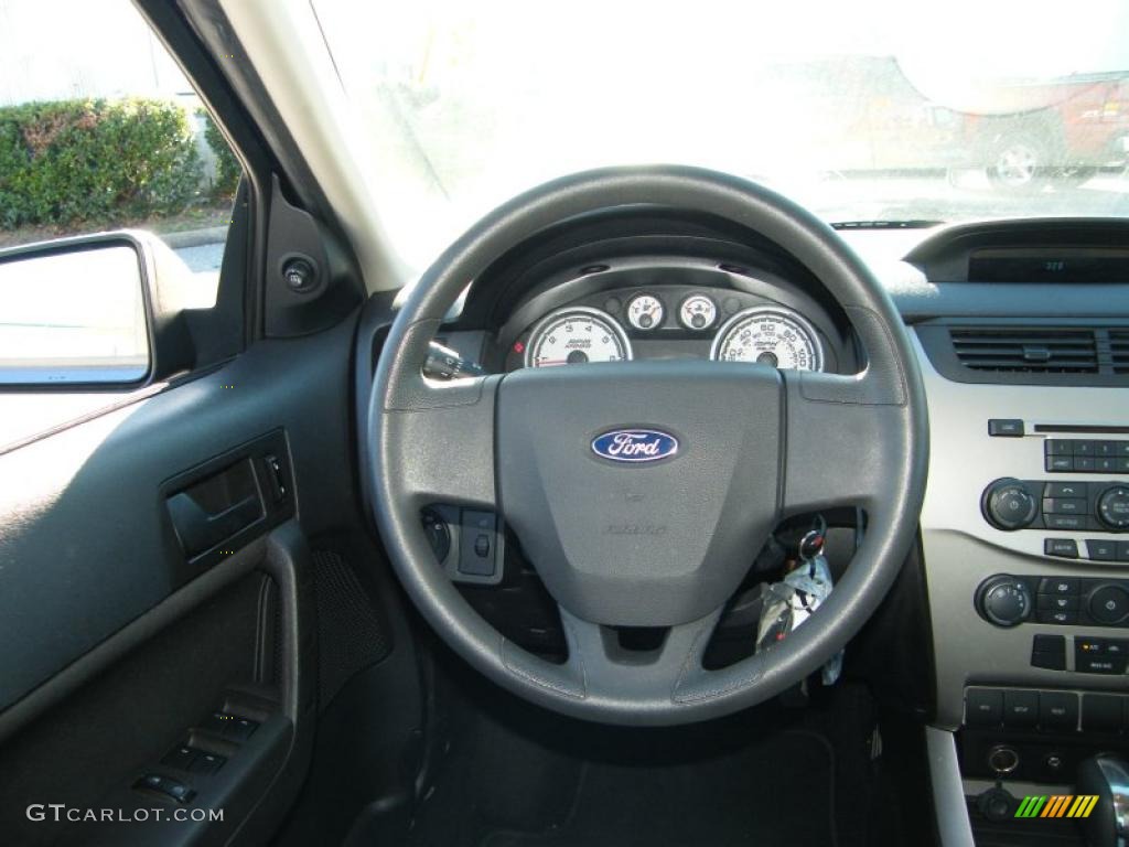 2009 Focus SE Sedan - Vista Blue Metallic / Charcoal Black photo #17