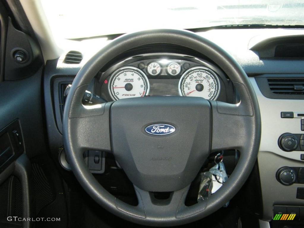 2009 Focus SE Sedan - Vista Blue Metallic / Charcoal Black photo #18