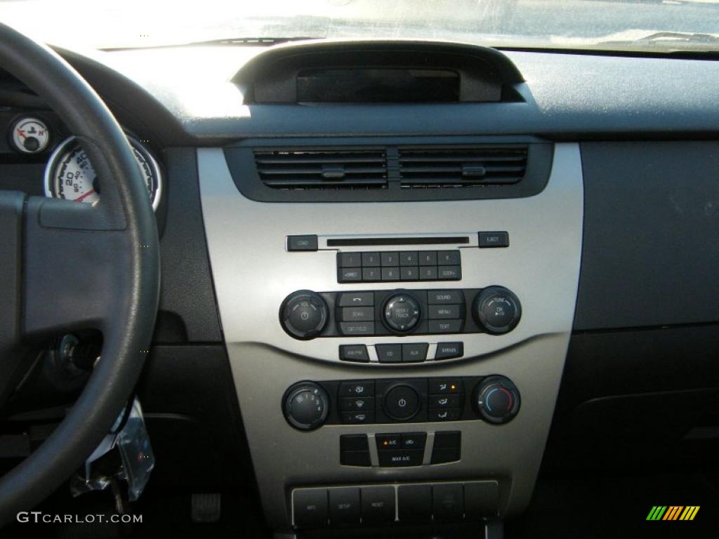 2009 Focus SE Sedan - Vista Blue Metallic / Charcoal Black photo #19
