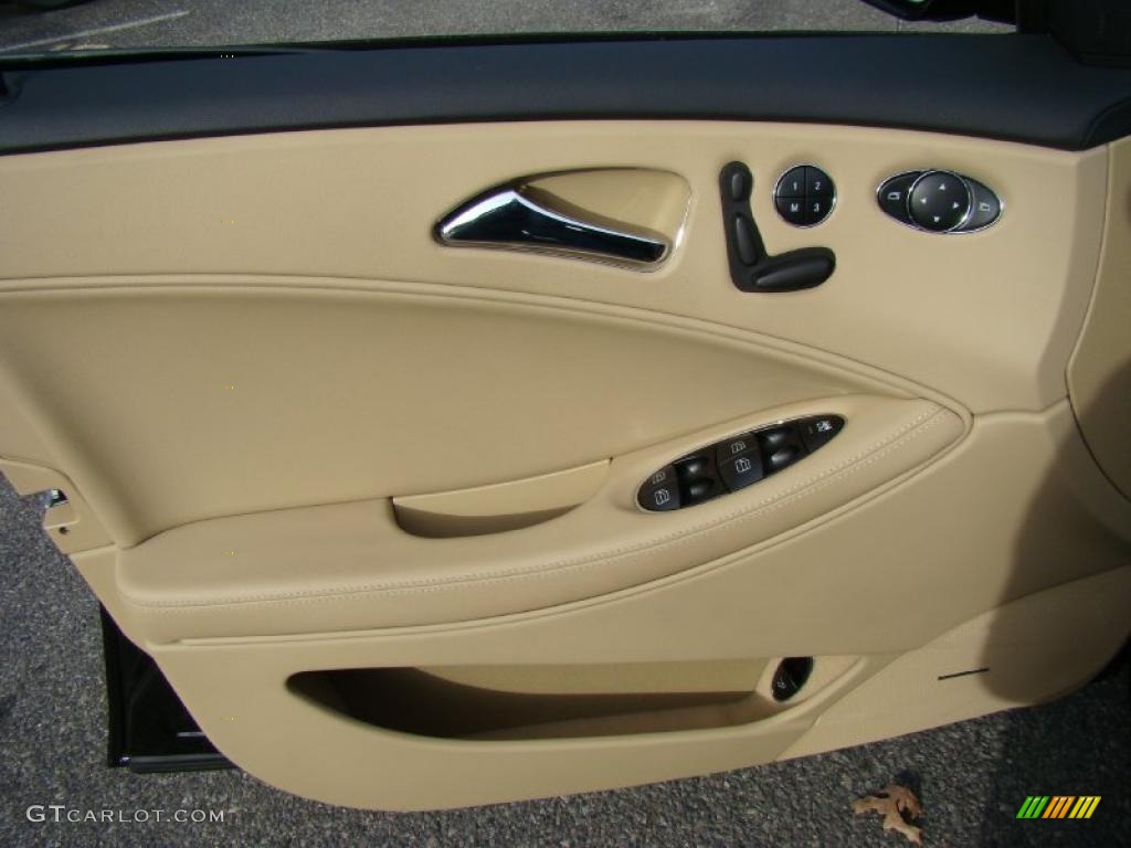 2010 Mercedes-Benz CLS 550 Cashmere Door Panel Photo #41134131