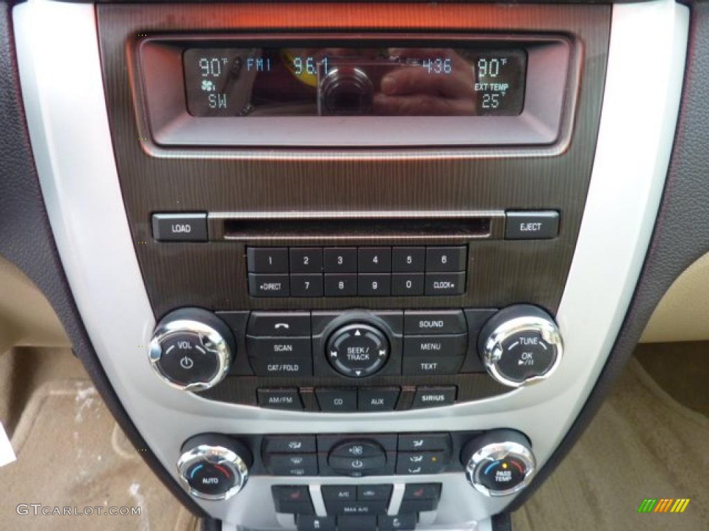2010 Mercury Milan I4 Premier Controls Photo #41138351