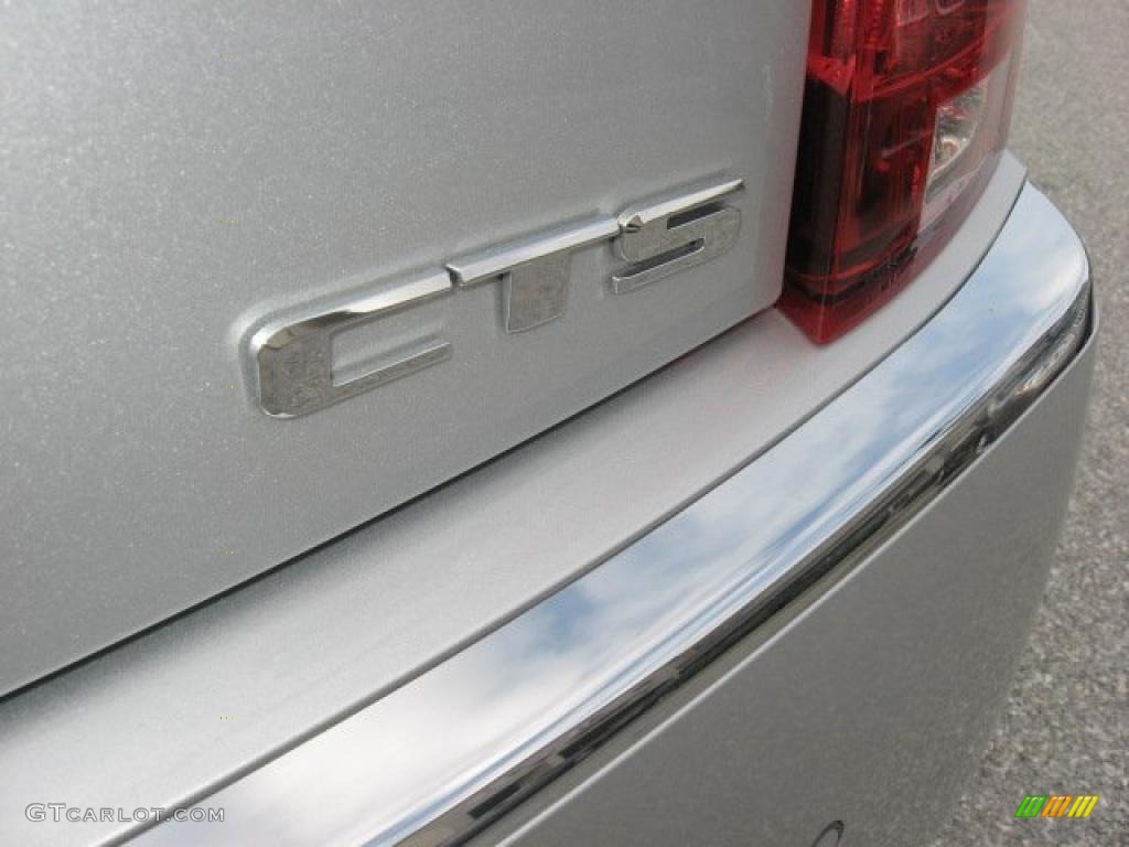 2009 Cadillac CTS Sedan Marks and Logos Photos