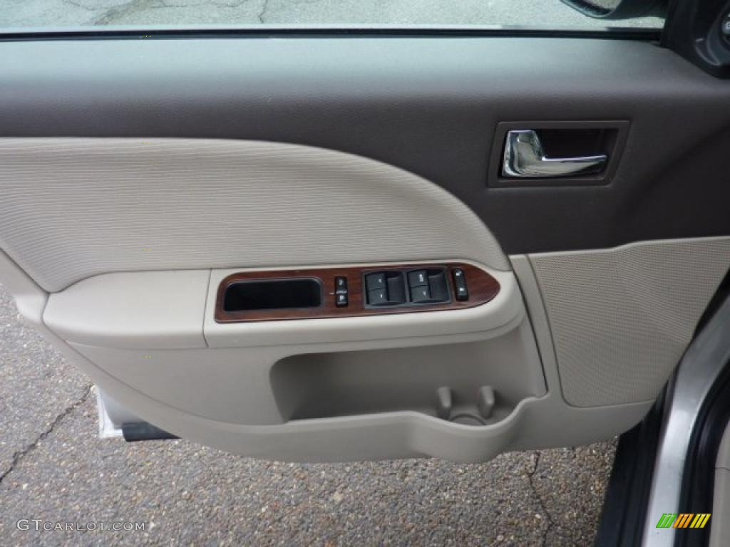 2008 Ford Taurus SEL AWD Medium Light Stone Door Panel Photo #41140159