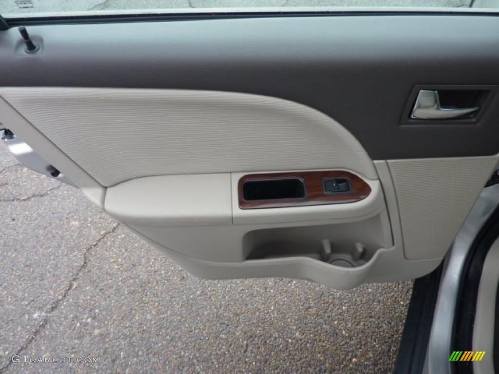 2008 Ford Taurus SEL AWD Medium Light Stone Door Panel Photo #41140187