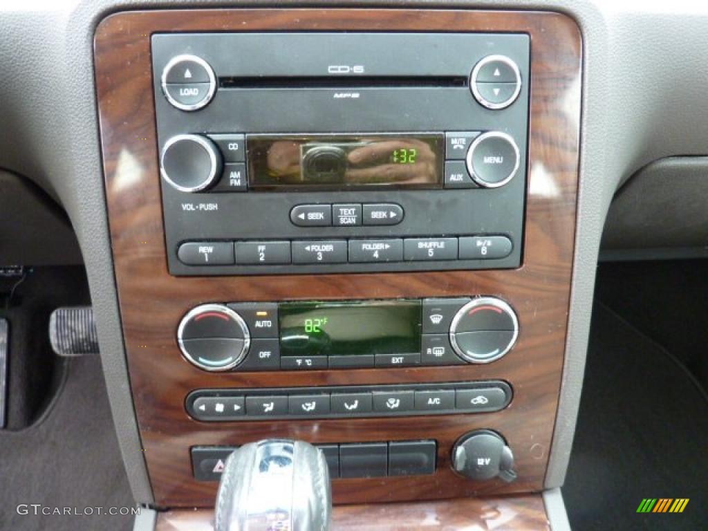 2008 Ford Taurus SEL AWD Controls Photo #41140255