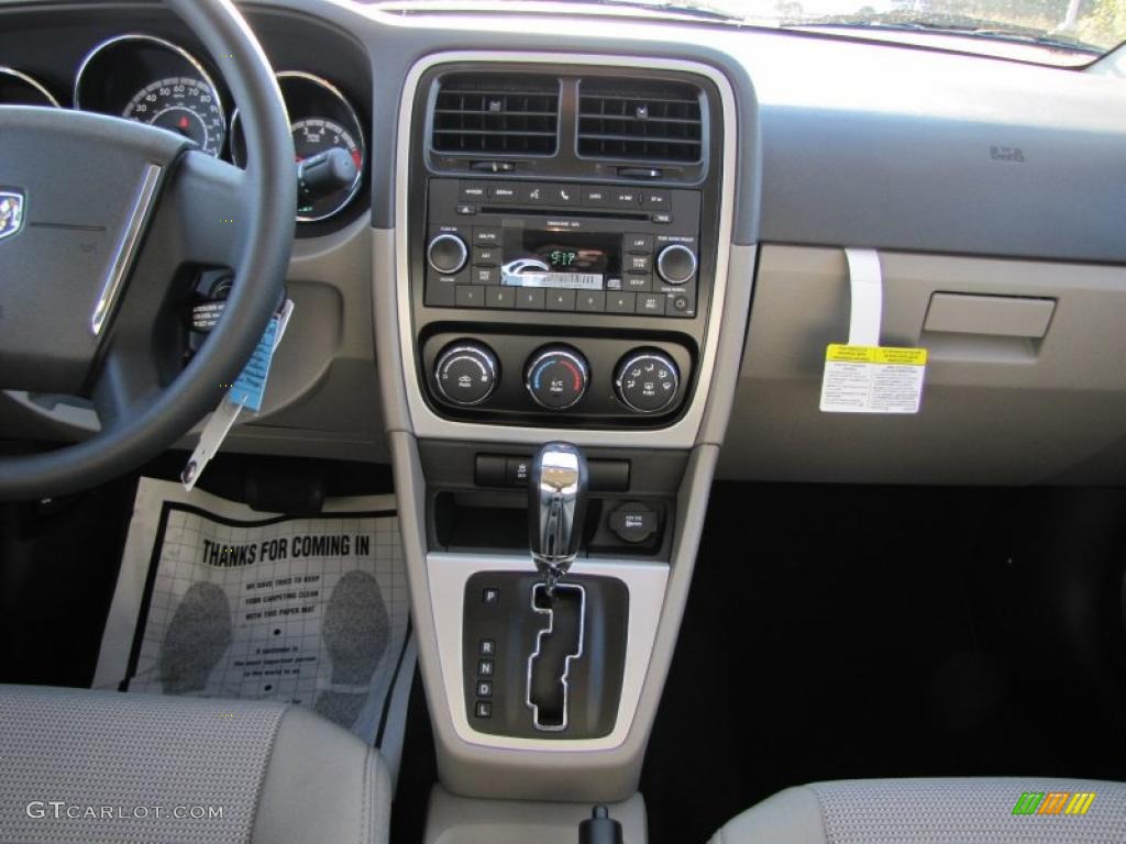 2011 Dodge Caliber Mainstreet Controls Photo #41142203
