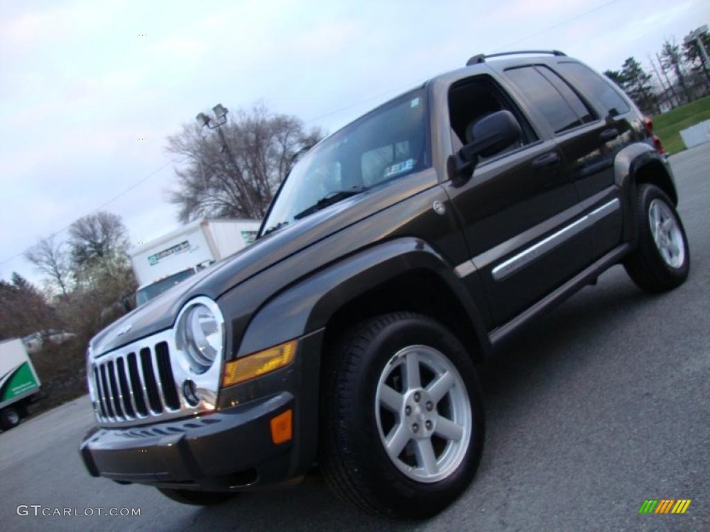 Dark Khaki Pearl Jeep Liberty