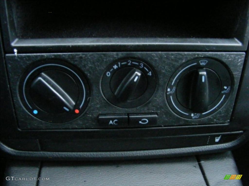2000 Passat GLS 1.8T Sedan - Black Magic / Black photo #22