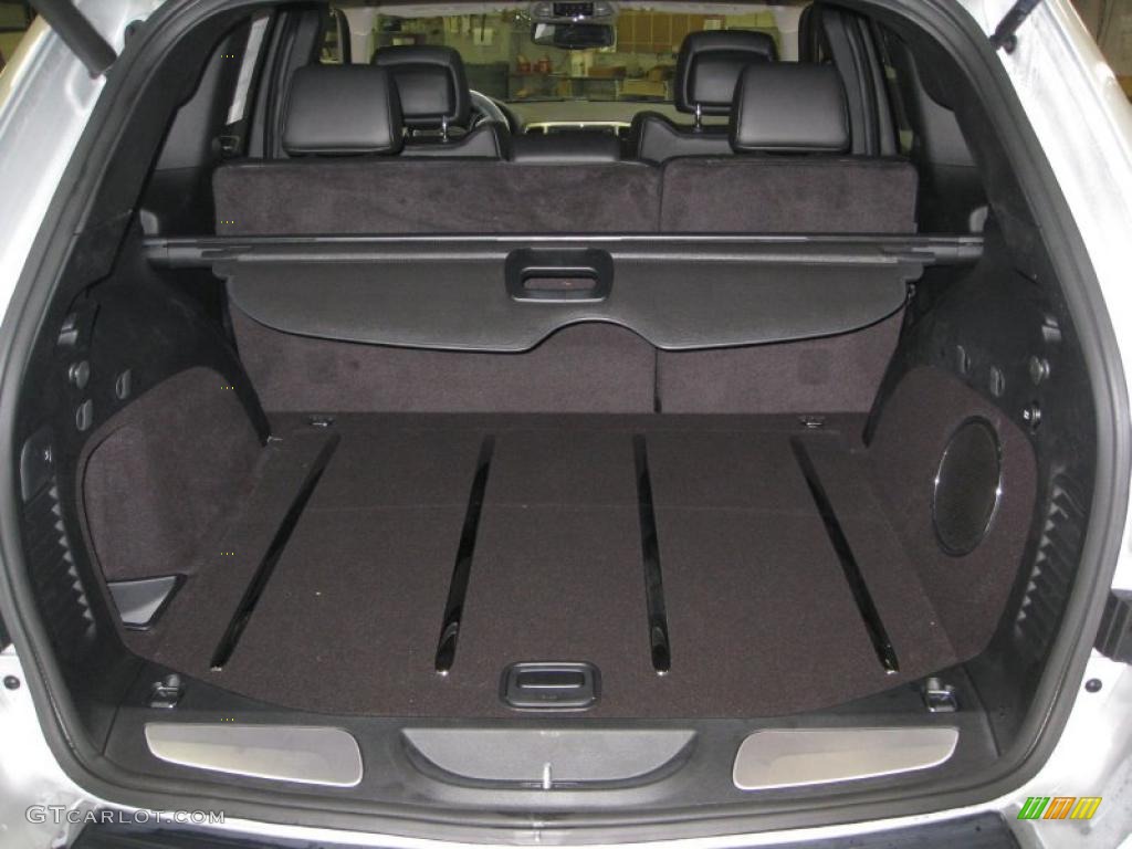 2011 Jeep Grand Cherokee Limited 4x4 Trunk Photo #41148983