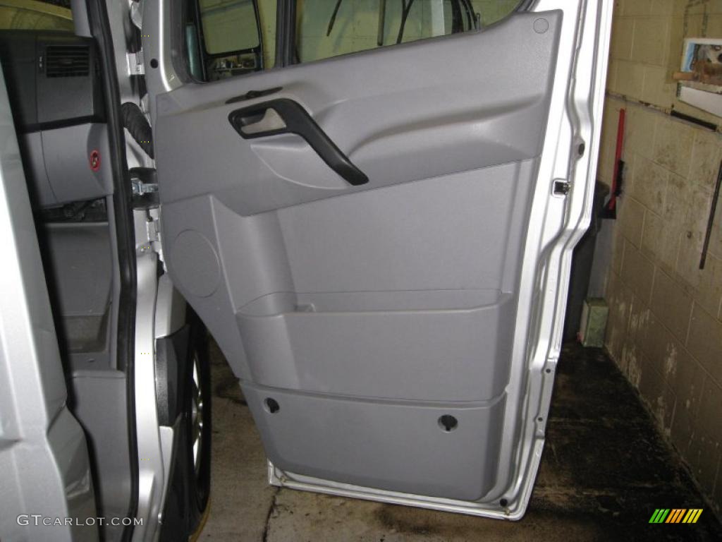 2007 Dodge Sprinter Van 2500 High Roof Passenger Gray Door Panel Photo #41149703