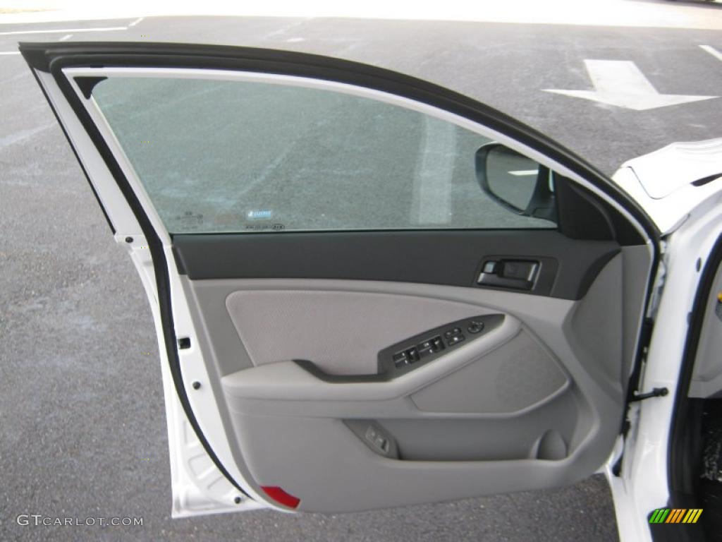 2011 Kia Optima LX Gray Door Panel Photo #41151348