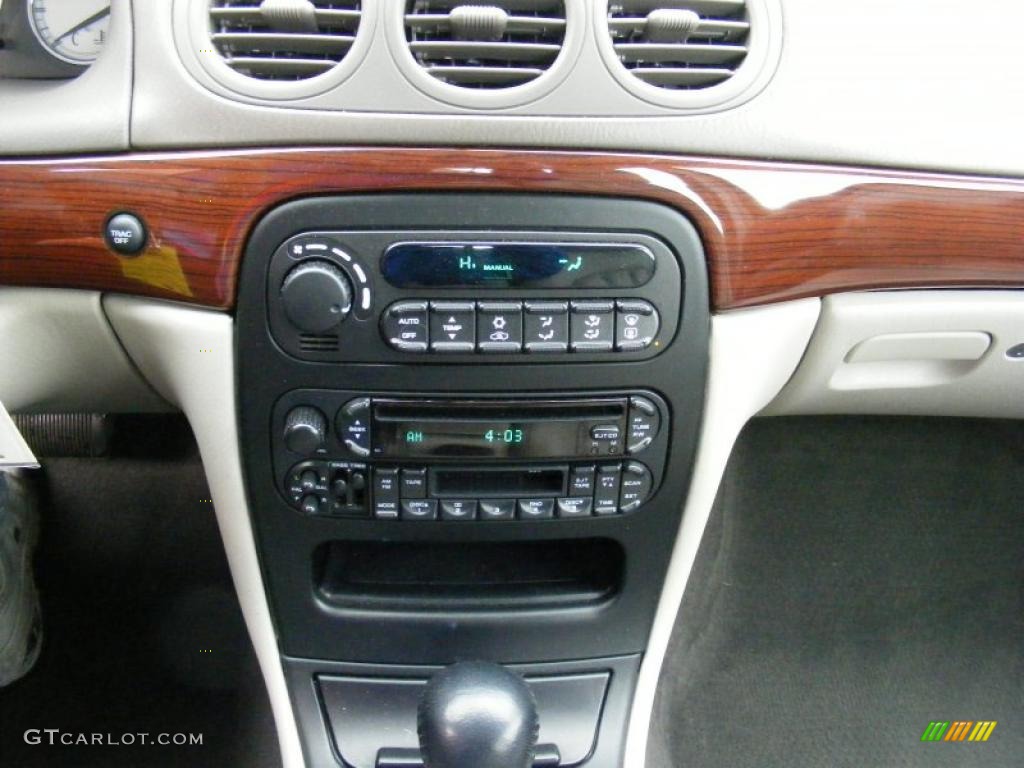 2002 Chrysler 300 M Sedan Controls Photo #41152796