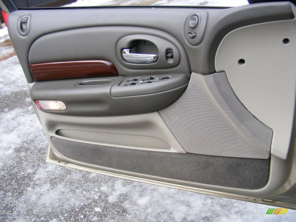 2002 Chrysler 300 M Sedan Light Taupe Door Panel Photo #41152868