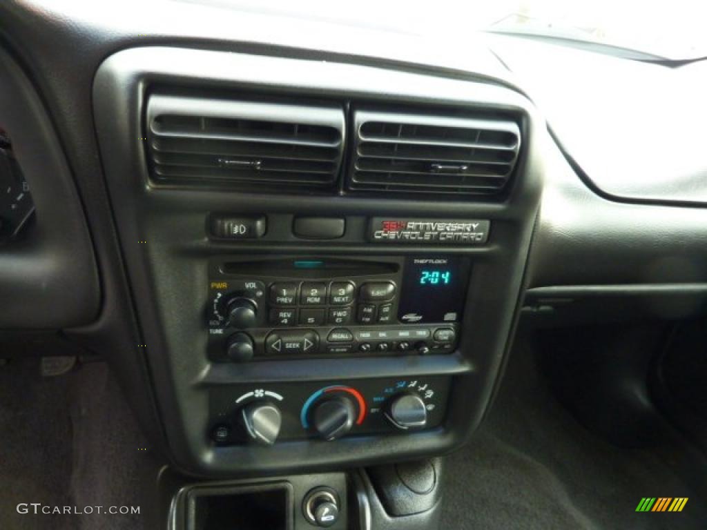 2002 Chevrolet Camaro Z28 Coupe Controls Photos