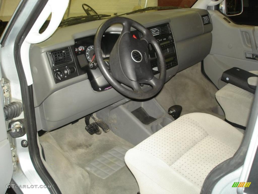 Gray Interior 2002 Volkswagen EuroVan GLS Photo #41154592