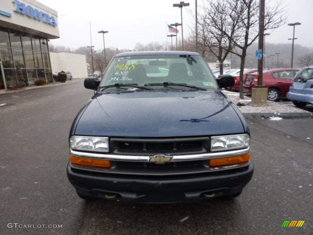 2002 S10 Extended Cab 4x4 - Indigo Blue Metallic / Graphite photo #6