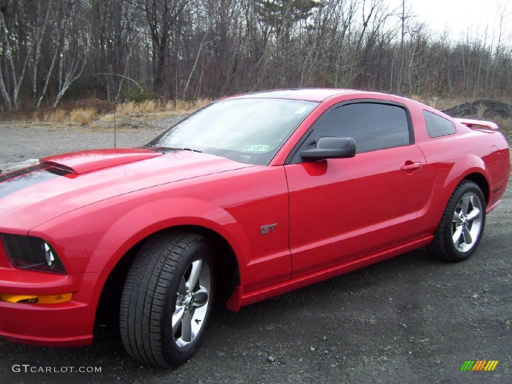 2006 Mustang GT Premium Coupe - Torch Red / Dark Charcoal photo #2