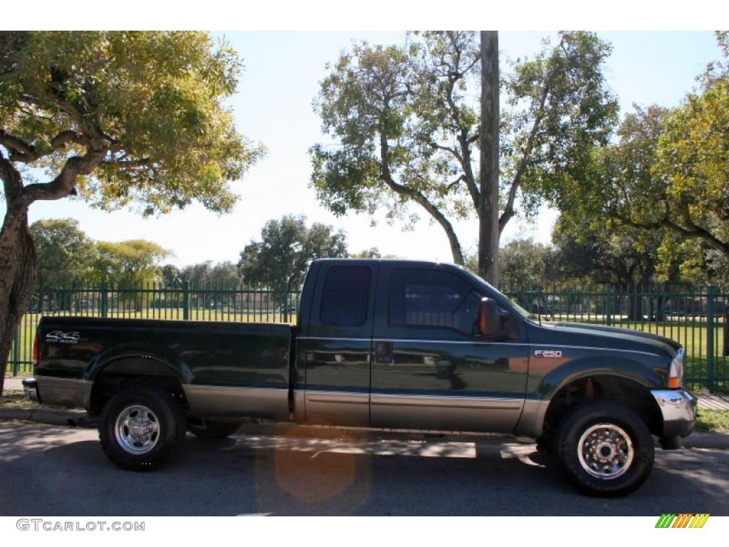 2003 F250 Super Duty Lariat SuperCab 4x4 - Dark Highland Green Metallic / Medium Parchment Beige photo #11