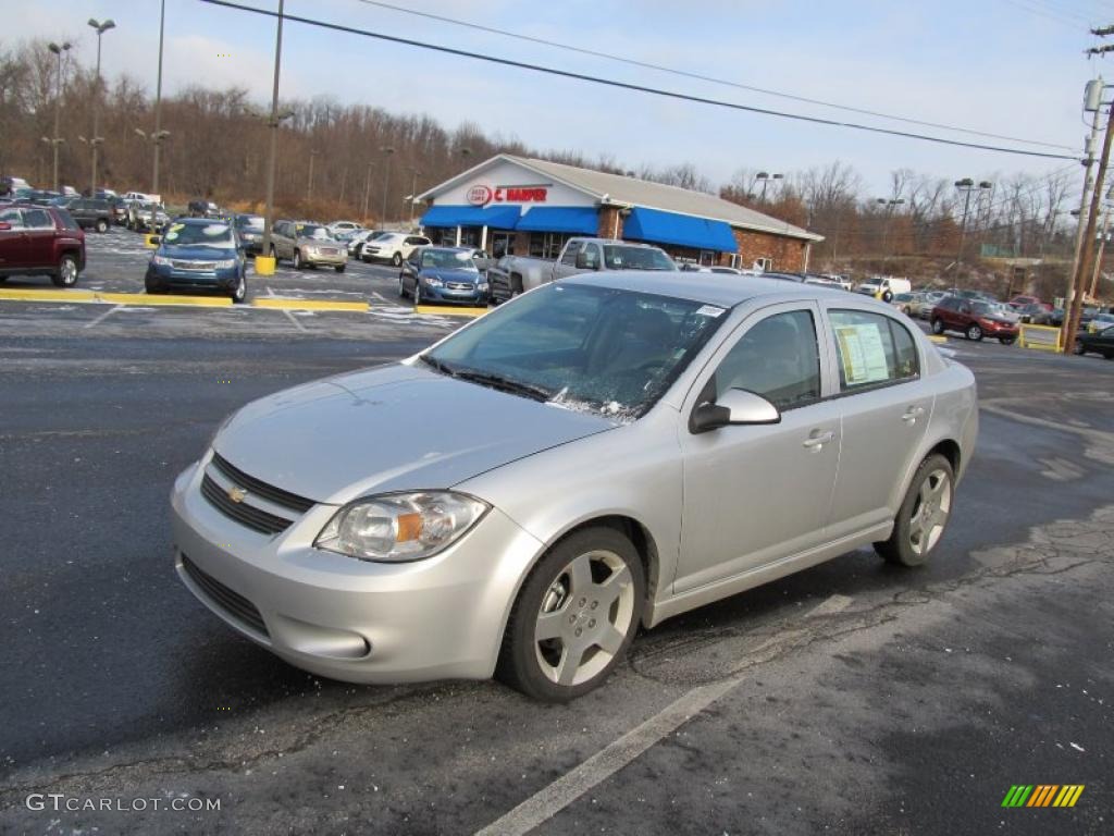 2010 Cobalt LT Sedan - Silver Ice Metallic / Gray photo #4