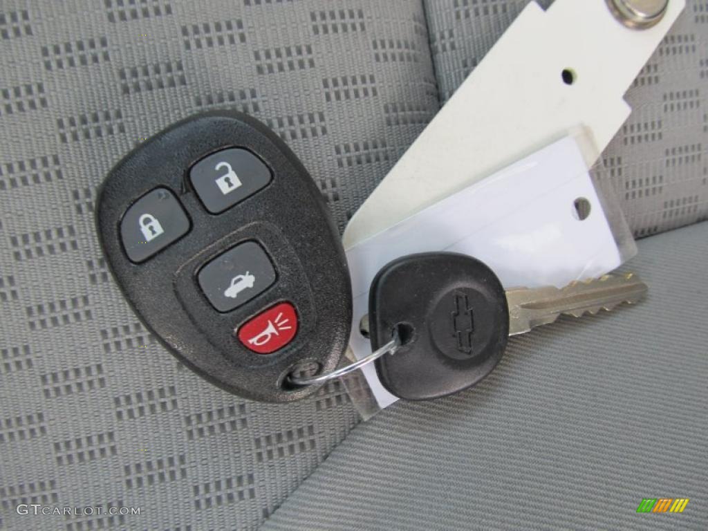 2010 Cobalt LT Sedan - Silver Ice Metallic / Gray photo #11