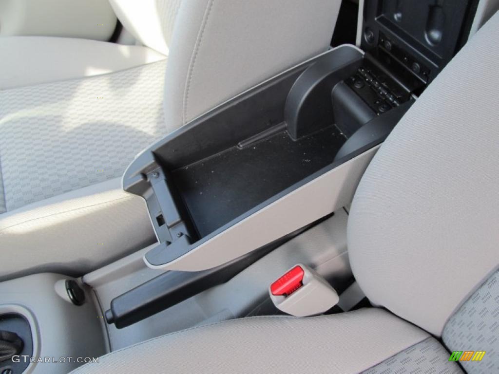 2010 Cobalt LT Sedan - Silver Ice Metallic / Gray photo #14