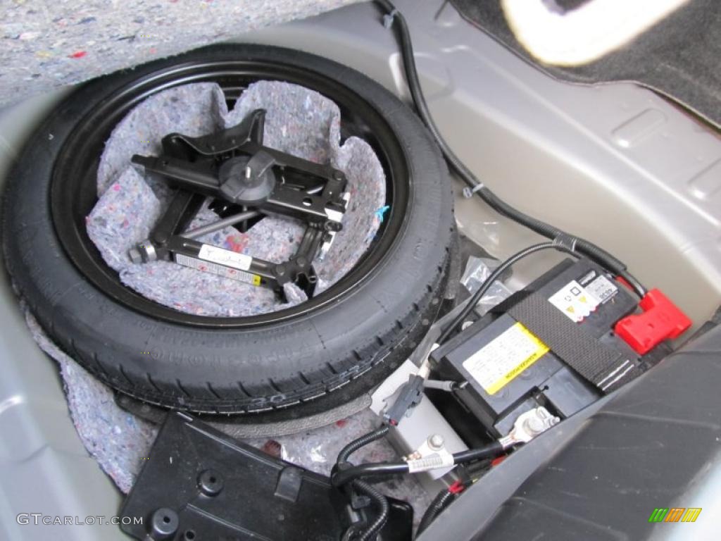 2010 Cobalt LT Sedan - Silver Ice Metallic / Gray photo #20