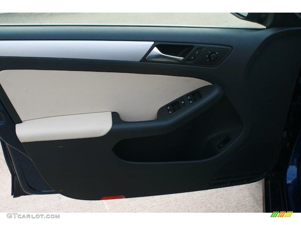 2011 Volkswagen Jetta SEL Sedan Cornsilk Beige Door Panel Photo #41165856