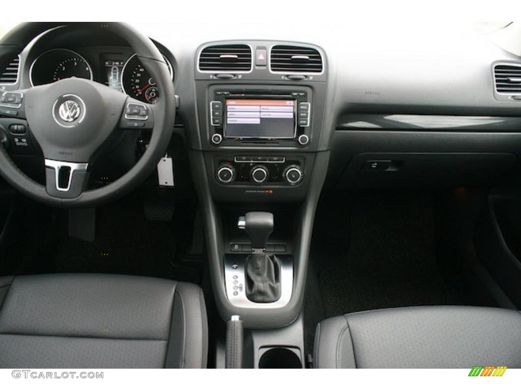2011 Volkswagen Jetta TDI SportWagen Titan Black Dashboard Photo #41166925