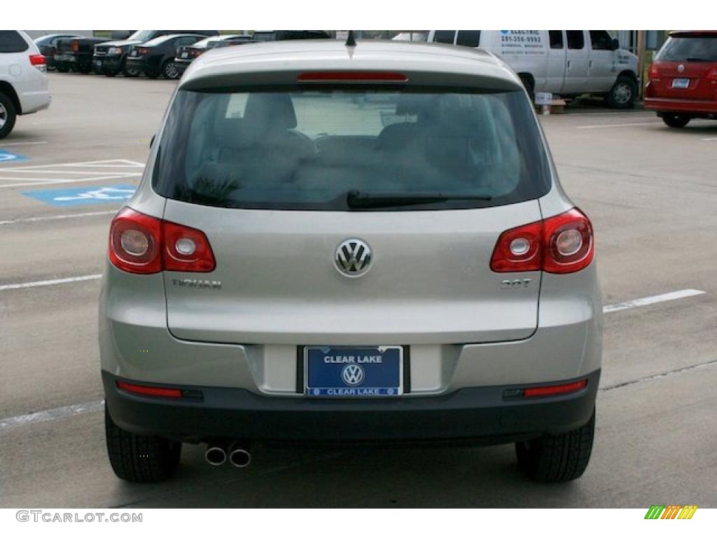 2011 Tiguan S - White Gold Metallic / Clay Gray photo #9