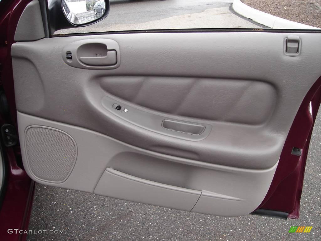 2001 Stratus SE Sedan - Dark Garnet Red Pearl / Taupe photo #18