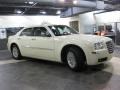 Cool Vanilla White - 300 Touring Photo No. 4