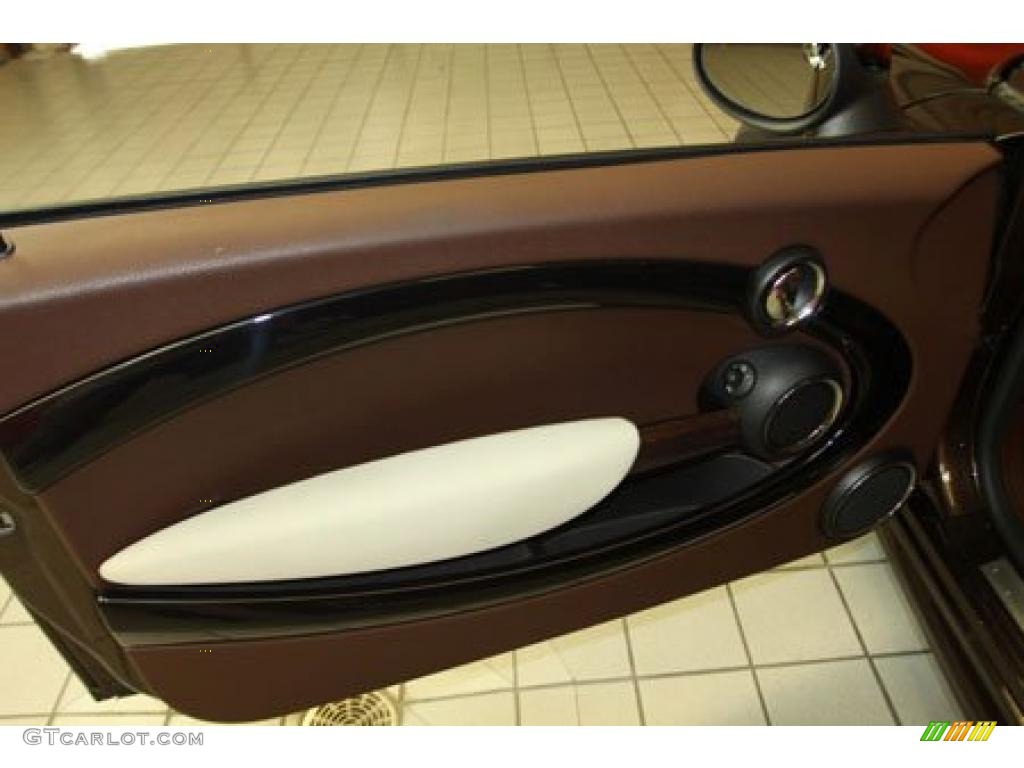 2010 Mini Cooper Clubman Hot Chocolate Leather/Cloth Door Panel Photo #41170370