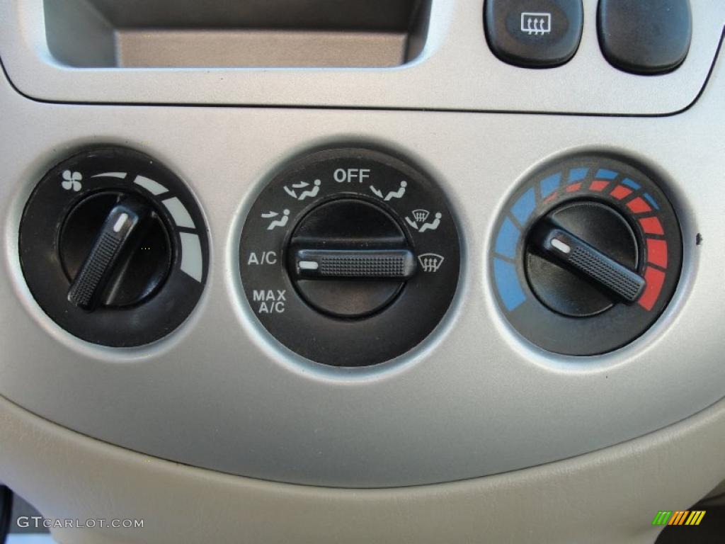 2003 Mazda Tribute ES-V6 Controls Photo #41171914