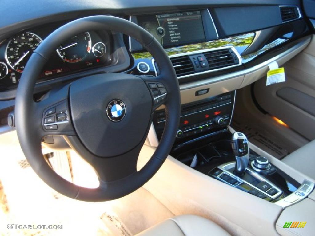 Venetian Beige Interior 2011 BMW 5 Series 550i Gran Turismo Photo #41172026